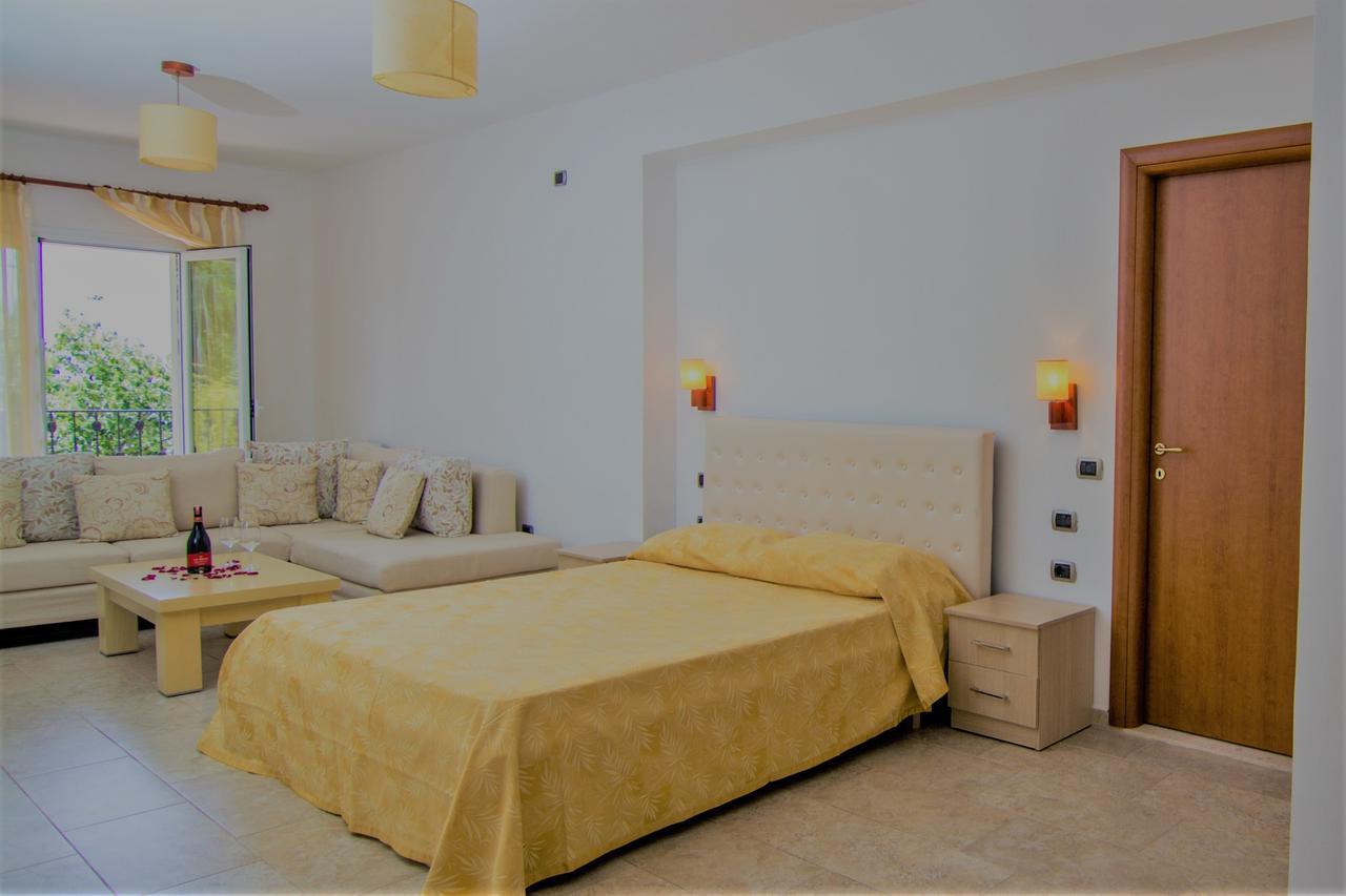 Exclusive Greccia Inn Dhërmi Buitenkant foto
