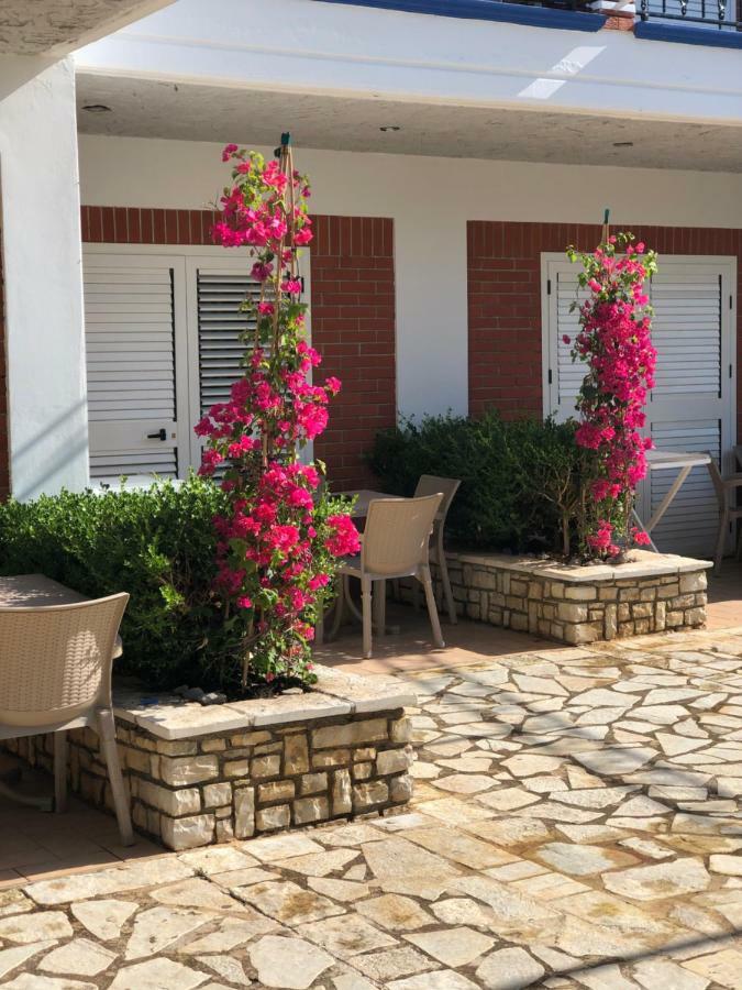 Exclusive Greccia Inn Dhërmi Buitenkant foto